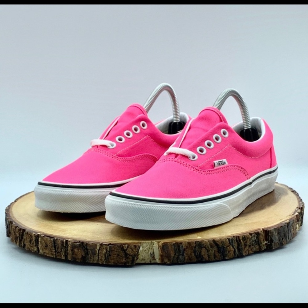 VANS Women’s Neon Era Various Sizes.